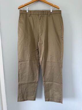 Dockers Men's Straight-Leg Chinos in Khaki Tan